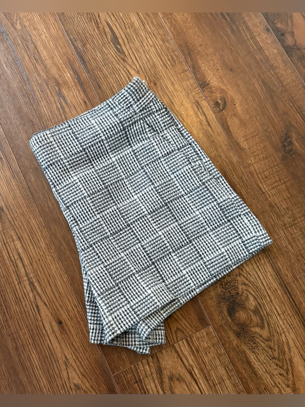 LOFT Black & White Plaid Tweed Shorts Size 6